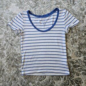 American Eagle White & Blue Striped T-Shirt